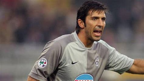 Buffon 2006 : Buffon 2006 07 Serie B Gianluigi Buffon Photo 2591327 ...