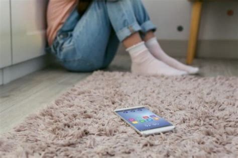 Παιανία χρονη μαθήτρια θύμα revenge porn Έστειλαν γυμνές φωτογραφίες στον θείο της eVima