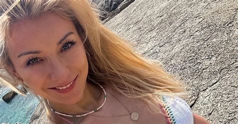 Heiße Pool Fotos Anna Carina Woitschack im Tanga Bikini