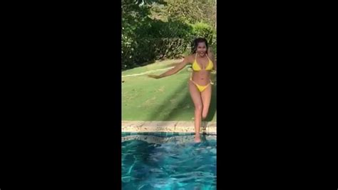 Padma Lakshmi In A Bikini Jumping Into A Pool American Big Tits Porn XHamster