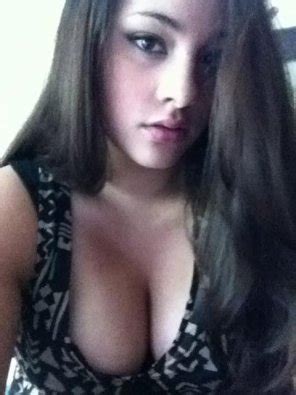 Maximum Cleavage Porn Pic