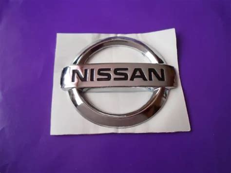 Emblema Nissan Tiida Versa Tsuru Platina Cajuela Adherible Meses Sin