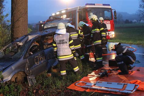 Unfall Mit Drei Fahrzeugen S Doststeiermark