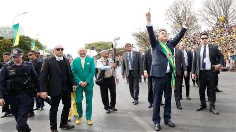 TSE proíbe Bolsonaro de usar imagens do 7 de Setembro