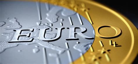 Словакия сваля Кирил и Методий от юбилейната си евро монета | Profit.bg