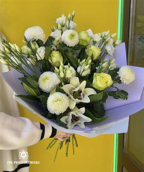 Букет из эустом, одноголовых хризантем, роз и лилий - 21 шт - заказать ...