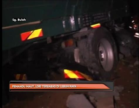 Pemandu Maut Lori Terbabas Di Lebuhraya Video Dailymotion