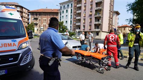 Due Donne Travolte Da Unauto E Rimaste Ferite Ad Alessandria Davanti