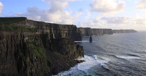 Ireland Travel Guide by Locals - Tips, Guides, Tours & Travelling