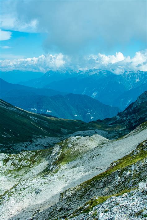 图片素材 景观 性质 荒野 步行 云 爬坡道 湖 谷 山脉 旅行 峡湾 旅游 高地 岭 石头 阿尔卑斯山