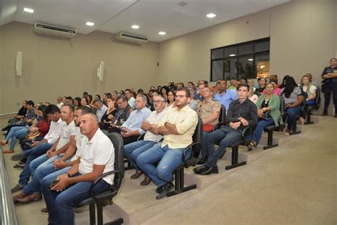 Prefeitura De Barreiras Formaliza Concess O Do Parque De Ilumina O