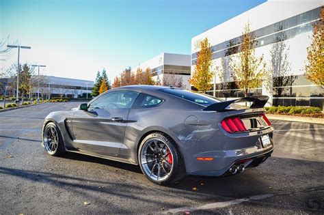 Ford Shelby Mustang GT350 Grey Signature SV302S Wheel Front