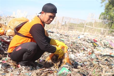 Peringati Hari Relawan Internasional Rumah Zakat Gelar Aksi Bersih