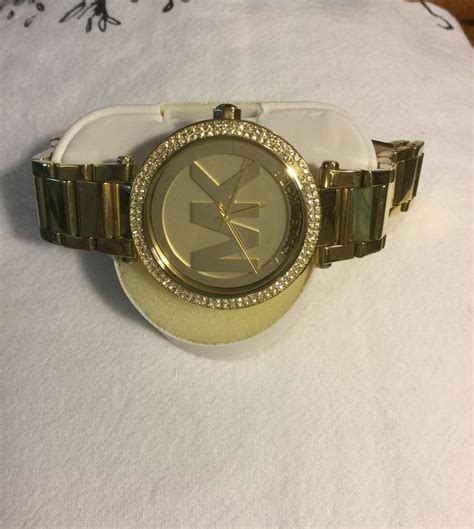 Preowned Womens Michael Kors Run Way Model 5784 Watch Serial Number