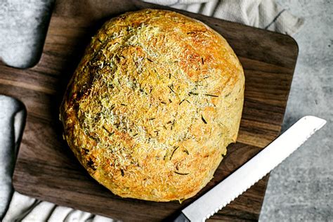 Easy Dutch Oven Bread With Roasted Garlic And Rosemary {no Knead Bread