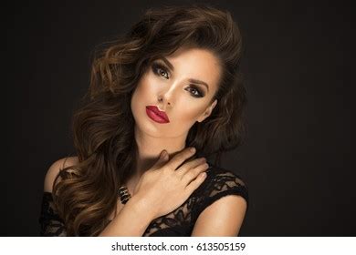 Sexy Brunette Woman Red Lips Stock Photo 613505153 Shutterstock