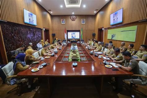 Pemkot Bandung Akan Relokasi Pkl Yang Mangkal Di Pinggir Jalan Taman