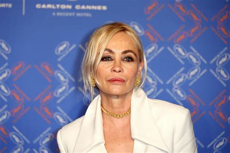 Violences sexuelles Emmanuelle Béart révèle avoir été victime d