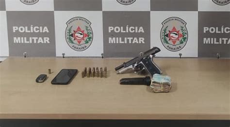 Polícia Militar aborda carro em blitz e flagra motorista pistola em