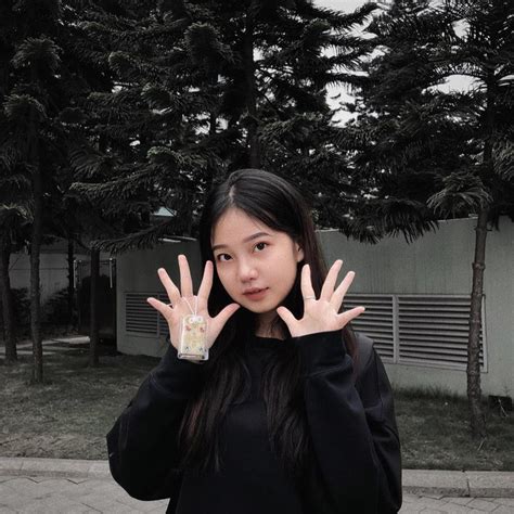 Gái xinh 1m50 hot trên Instagram Kiếm được 50 triệu tháng nhờ vẻ ngoài đáng yêu tiết lộ đã dao