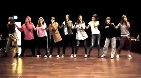 SNSD’s Dance Practice For "My Best Friend"