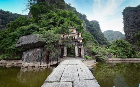 Ninh Binh Day Trip Hoa Lu Trang An Mua Cave Buffet Cycling Boat