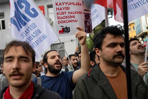 Anula O De Elei O De Autarca Pr Curdo Provoca Protestos Na Turquia