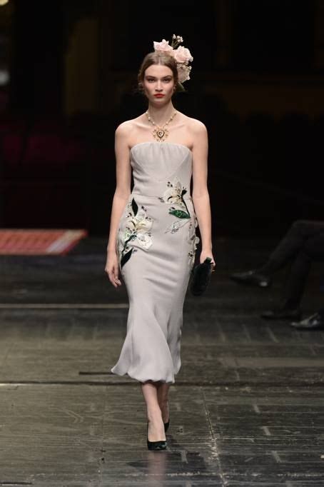 Alta Moda La Prima Volta Alla Scala Alta Moda Stile Di Moda Couture