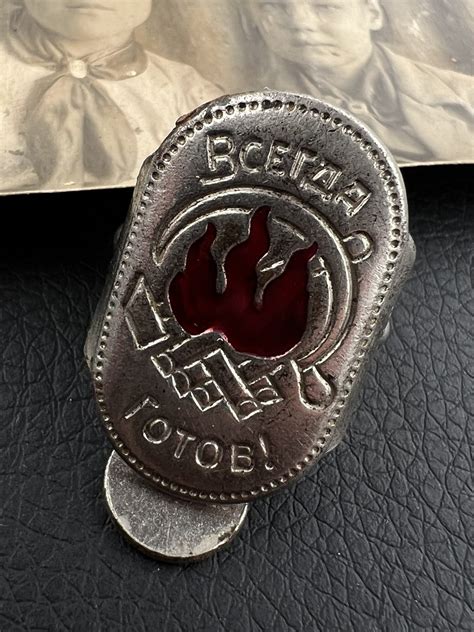 WARSTORY AUCTION - Заколка на пионерский галстук