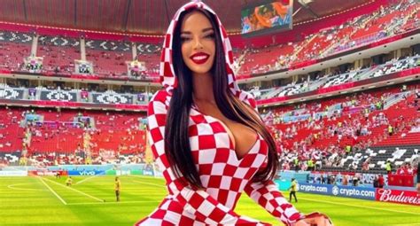 Ivana Knoll Is The Hottest Football Fan Of The 2022 World Cup Pictolic