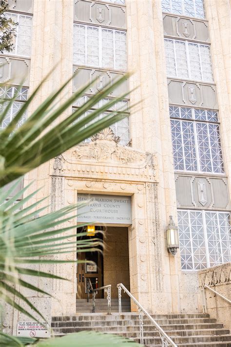 Austin Courthouse Elopement Diana Gino