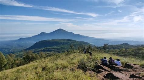 Sensasi Mendaki Di Gunung Puthuk Gragal Mojokerto Jatim Liputan