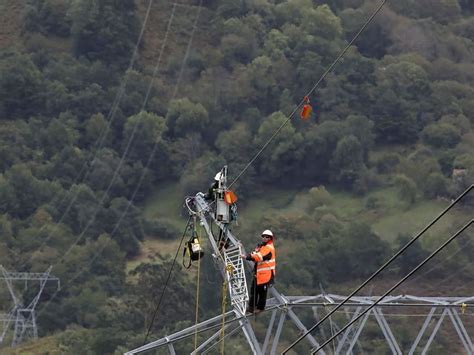 Red El Ctrica Se Alizar Las L Neas En Zonas De Vuelo Del