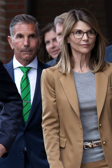 Lori Loughlin Mossimo Giannulli Face Bribery Charges In College Case