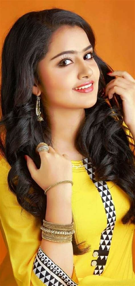 Anupama parameswaran actriz tollywood Fondo de pantalla de teléfono