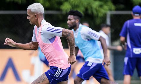 Treino Do Cruzeiro Larcam N Ganha Refor O E Barreal Vai Campo