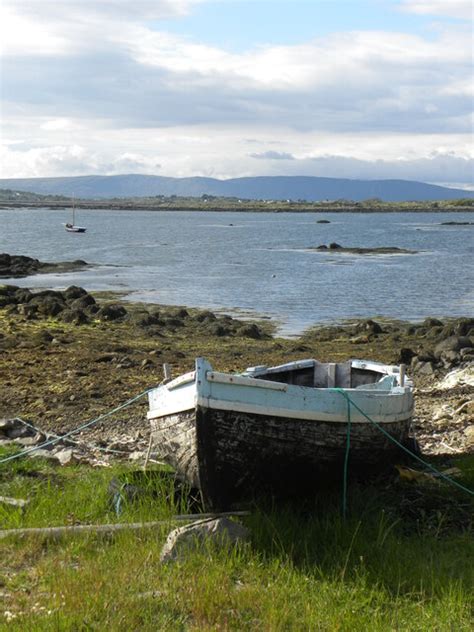 Boat By The Shore Gordon Hatton Cc By Sa Geograph Ireland