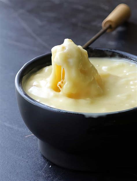 Easy Cheese Fondue Recipes from Scratch | MissHomemade.com