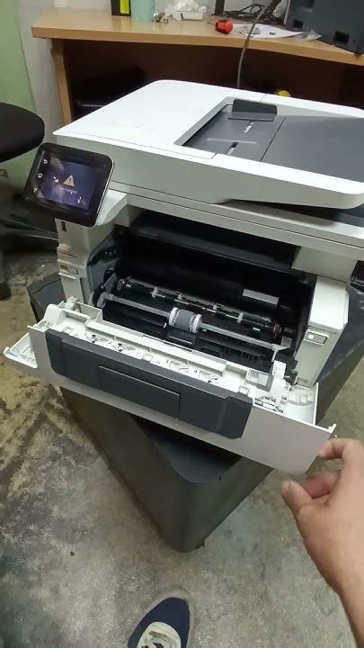 HP lj pro mfp m426 как достать картртдж - YouTube