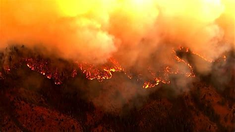 OLA DE CALOR AZOTA A EE UU California Enfrenta GIGANTESCO INCENDIO