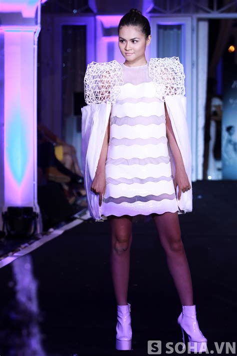 Thuỳ Trang đắt show sau sự cố ảnh sex