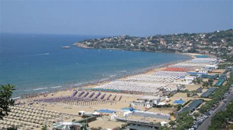 Gaeta 68enne Muore Sulla Spiaggia Di Serapo