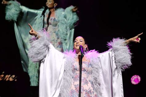 La protagonista de Friends luce genial en bikini a sus 58 años