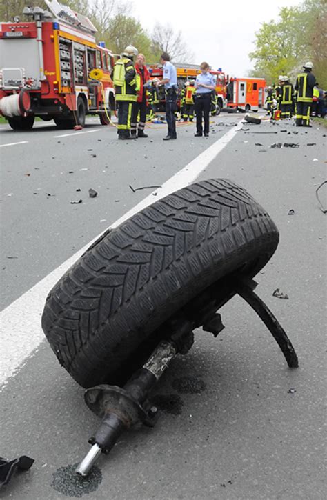 Unfall Auf Der B Bei Bergede