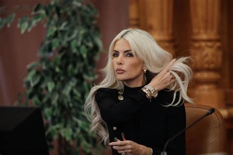 Reacția lui Ciolacu la zvonul că Laura Vicol ar urma să candideze pe