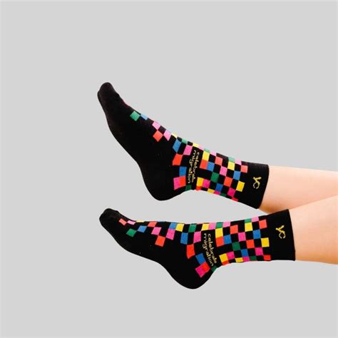 Wirhelfen Shop Celebrate Migration Socken Schwarz