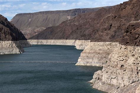 The Hoover dam reaches all-time low water level | Geoengineer.org