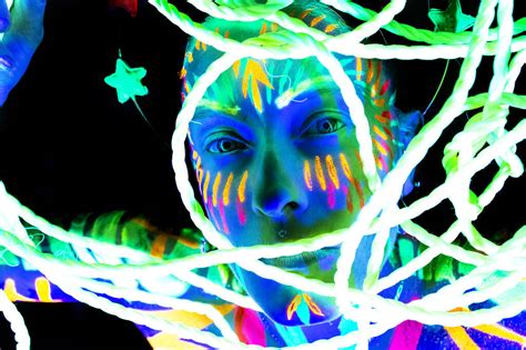 Naked Neon Life Drawing Class By The Indytute Experience Days