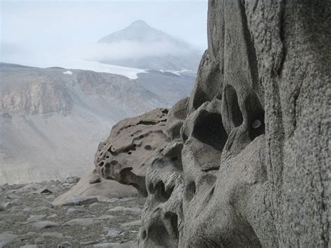 McMurdo Dry Valleys of Antarctica: The Driest Place on Earth | Amusing ...