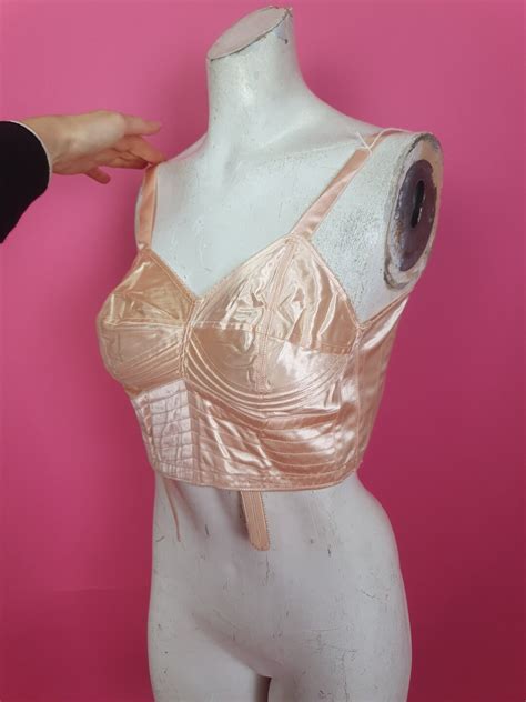 Beautiful 1930s 40s Pale Pink Satin Bra Pin Up Wedding Gift Wartime Romantic Lingerie Etsy